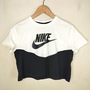 Nike Cropped Logo T Shirt Short Sleeve